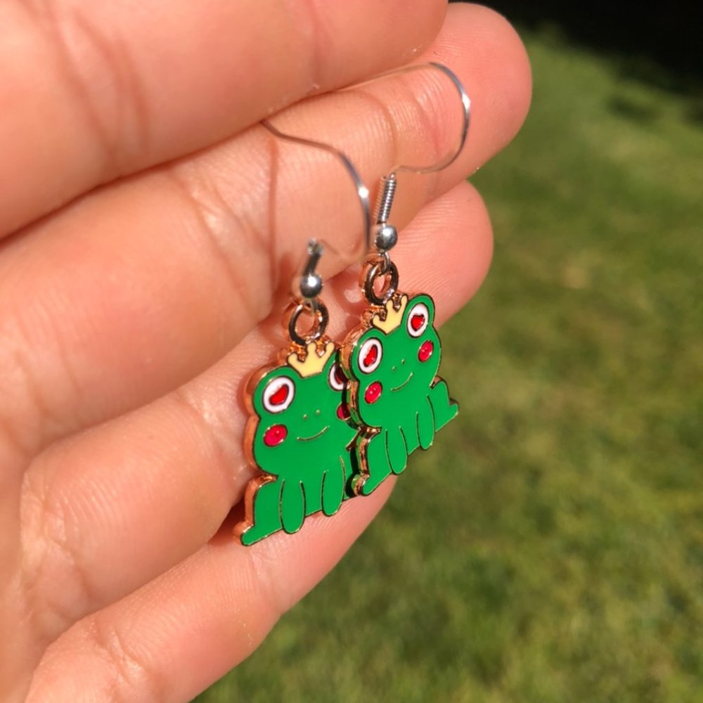Frog Earrings - Picture 4 of 5